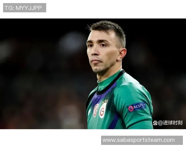 39岁乌拉圭门将穆斯莱拉重返南美助拉普拉塔大学生夺得阿甲冠军