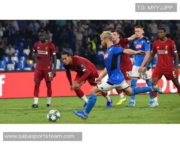 多特蒙德与汉堡上半场战成平局丘库埃梅卡错失良机卡帕尔多射门中柱 多特蒙德与汉堡上半场战成平局丘库埃梅卡错失良机卡帕尔多射门中柱